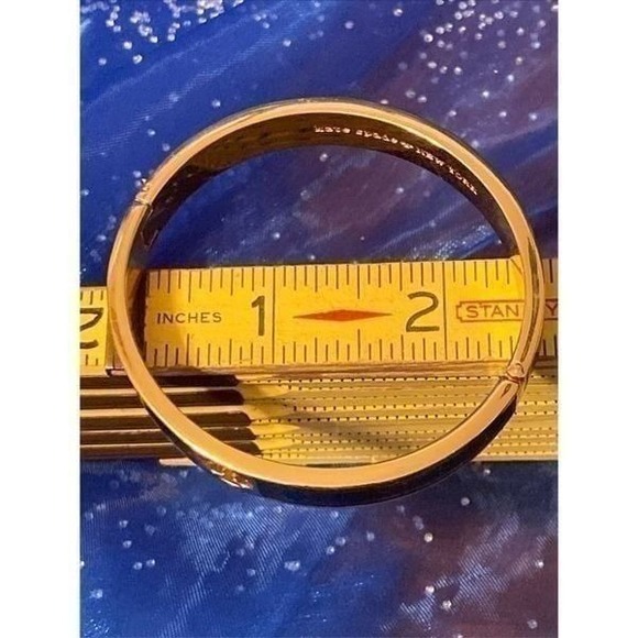 EUC Kate Spade Punched out Spade Black/Goldtone Hinged Bangle Bracelet size 6.75 - Picture 12 of 12